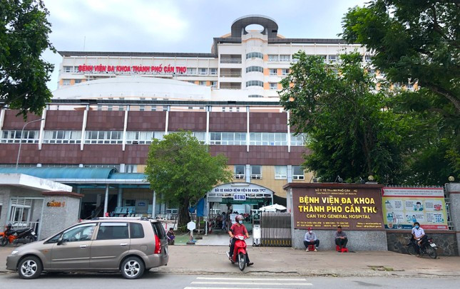 Bắt tạm giam một nhân viên Công ty Việt Á ở Cần Thơ
