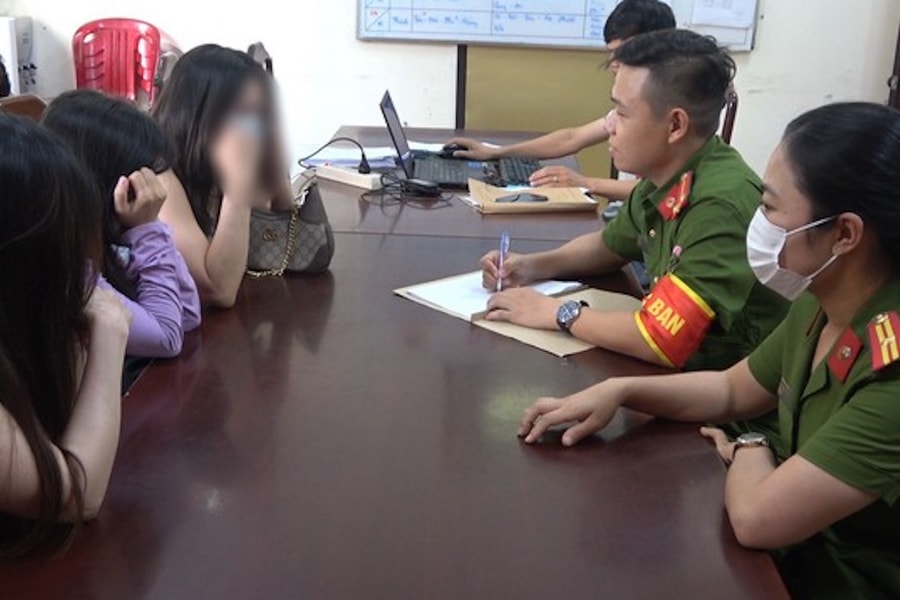 Bắt giữ 'tú ông' trong đường dây môi giới mại dâm ở Huế