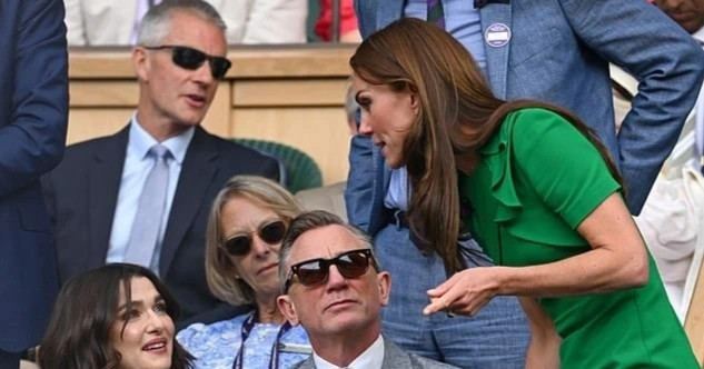 Tài tử Daniel Craig bị chê ứng xử thiếu lịch sự khi gặp công nương Kate