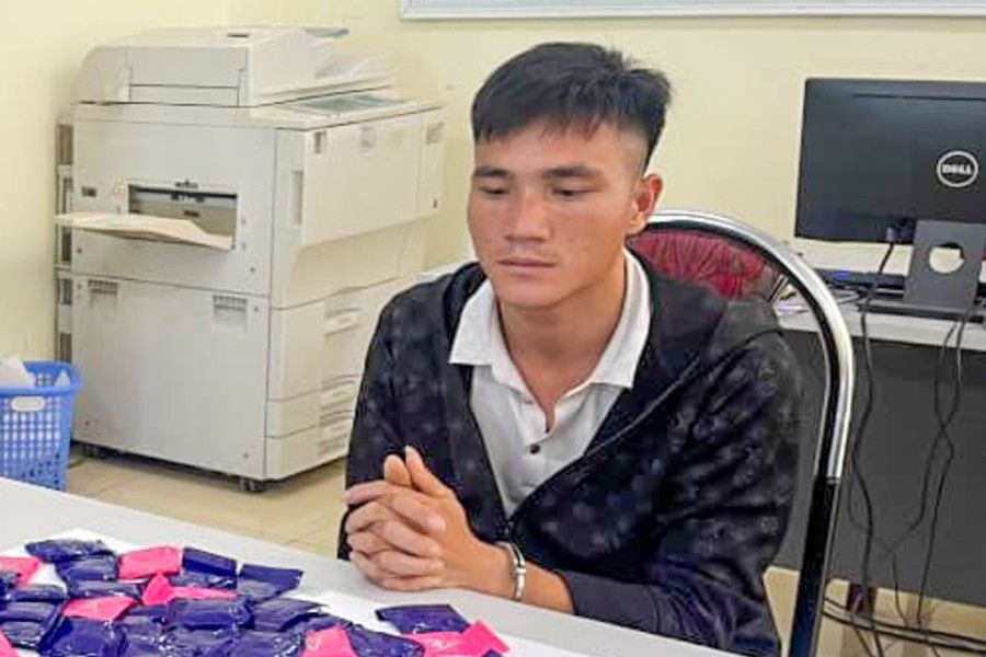 Sơn La: Bắt giữ nam thanh niên 'ôm' 27.000 viên ma tuý tổng hợp