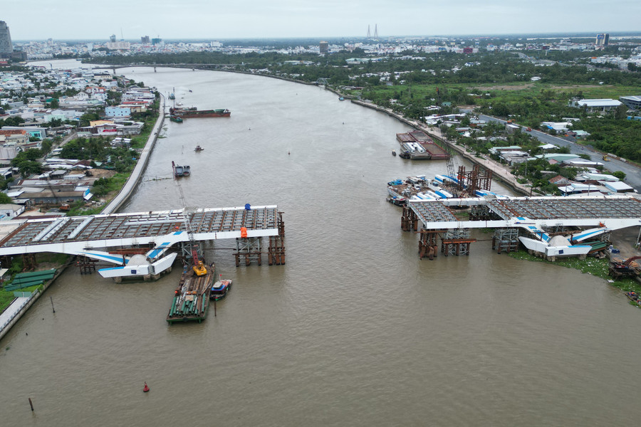 Cận cảnh cây cầu gần 800 tỷ đồng sắp hợp long qua sông Cần Thơ