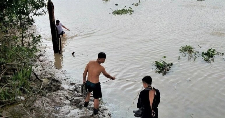 Hai bé trai thiệt mạng trong lúc tắm sông ở TPHCM