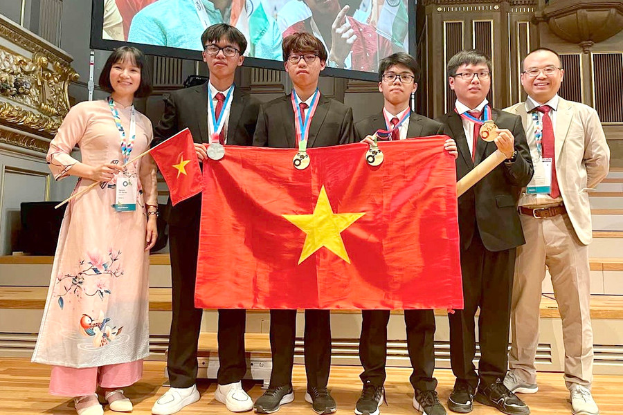 3 học sinh Việt giành huy chương vàng Olympc quốc tế, xếp thứ 3 thế giới
