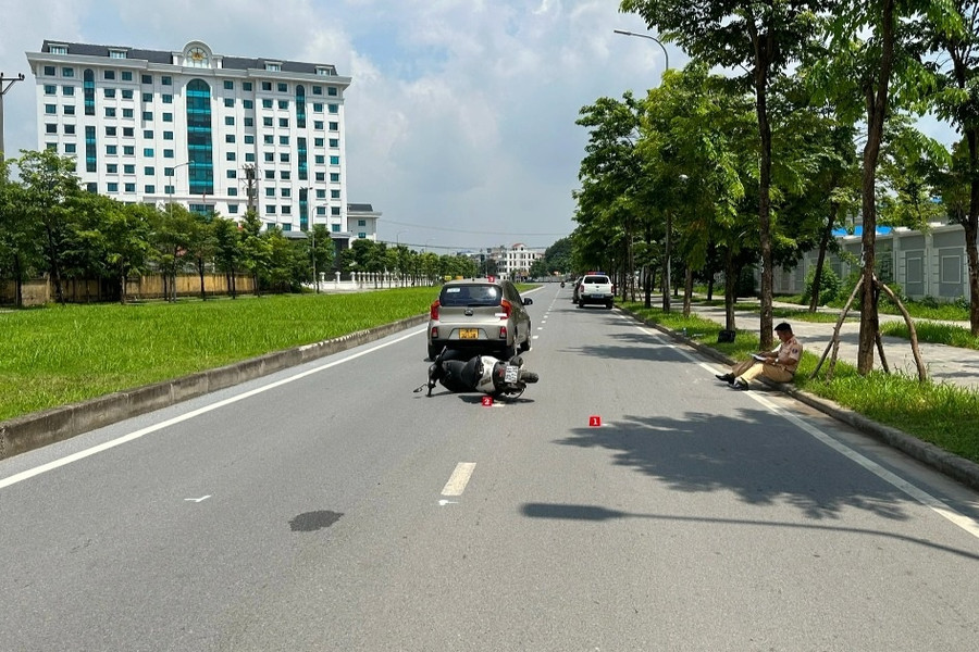 Cảnh sát tìm người làm chứng vụ tai nạn giao thông ở Hà Nội