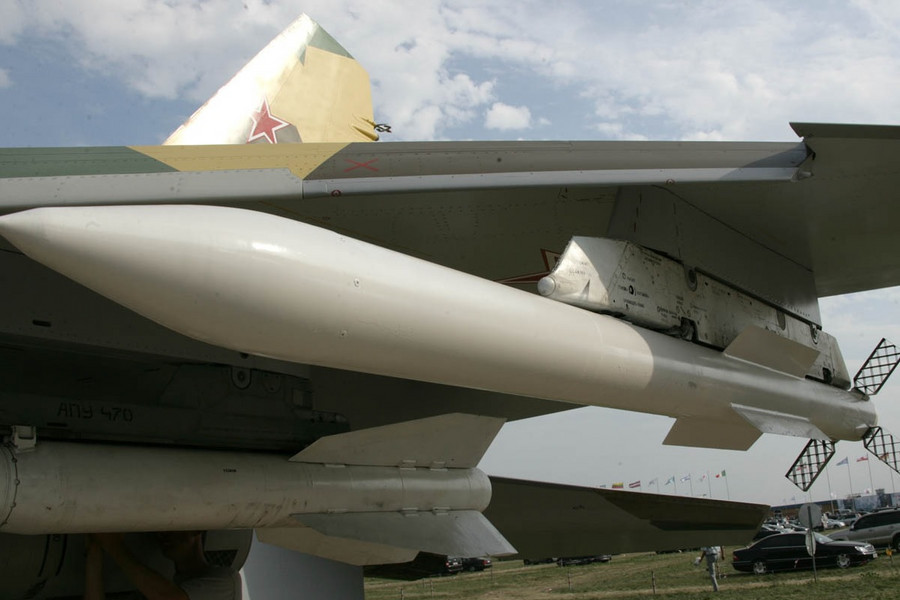Nga: Tên lửa RVV-AE - 'Sát thủ' trên không
