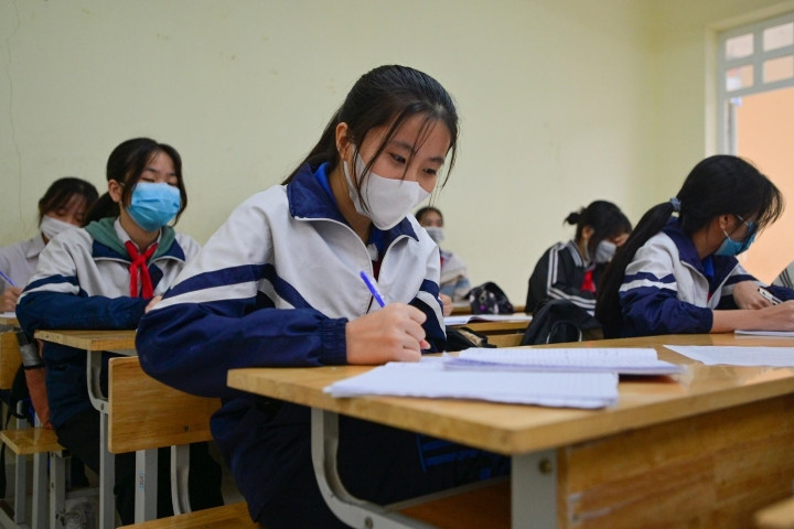 Sắp vào năm học mới, học sinh Hà Nội phải nộp học phí thế nào?