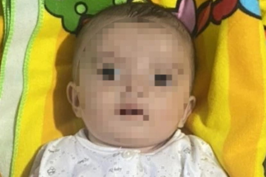 Bé trai 5 tháng tuổi bị bỏ rơi bên đường cùng 2 bình sữa ở Bạc Liêu