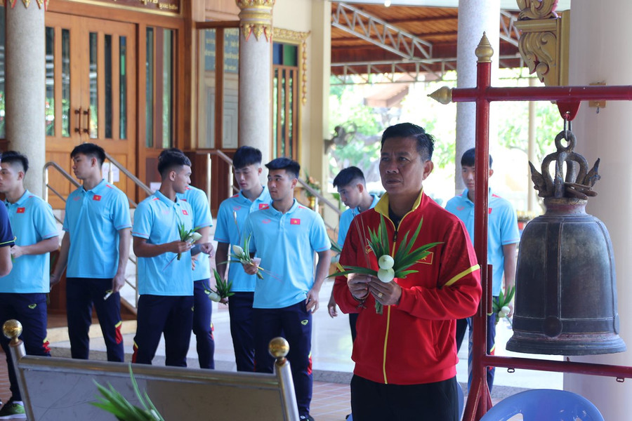 U23 Việt Nam đi chùa cầu may trước giải U23 Đông Nam Á 2023