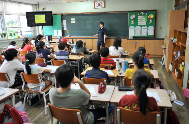 Giáo viên Hàn Quốc được dùng vũ lực xử lý học sinh gây rối trong lớp
