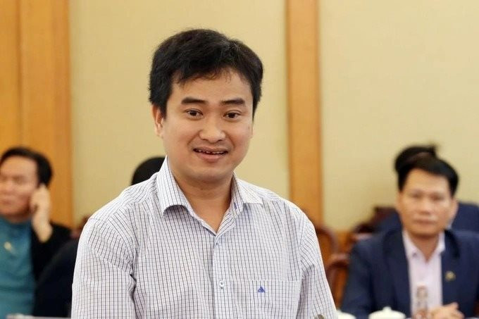 Thời sự 24 giờ: Cựu trợ lý Phó Thủ tướng trở thành "cánh tay phải" của Việt Á như thế nào? Xác minh vụ một thanh niên phải mổ mắt vì ‘va’ vào gậy của CSGT 