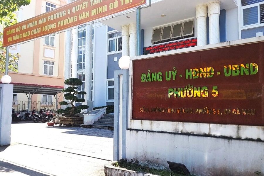 Kỷ luật 2 lãnh đạo phường vụ 'cưỡng chế nhà này, dỡ luôn nhà kế bên'