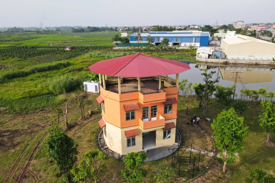 Độc lạ ngôi nhà 420 tấn quay 360 độ ở Bắc Giang