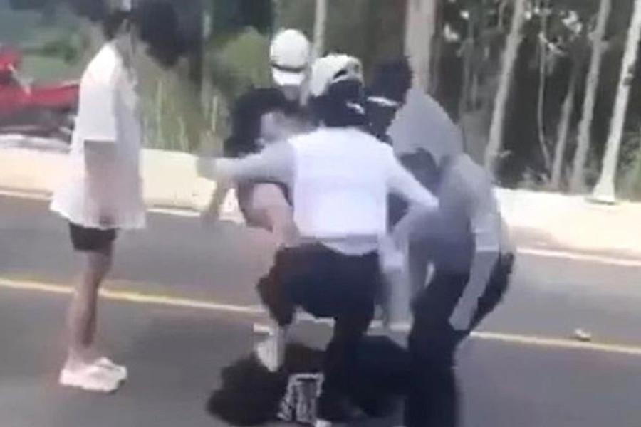 Triệu tập nhóm người đánh hội đồng một cô gái tại hồ Tuyền Lâm