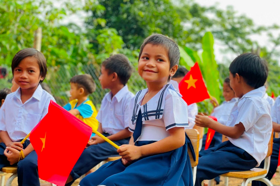 Lễ khai giảng bình dị, vắng tiếng trống khai trường trên núi Ngọc Linh