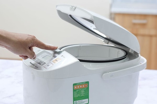 Tại sao khi nấu xong vẫn không nên mở nắp nồi cơm điện? Dùng đã lâu nhưng không phải ai cũng biết lý do