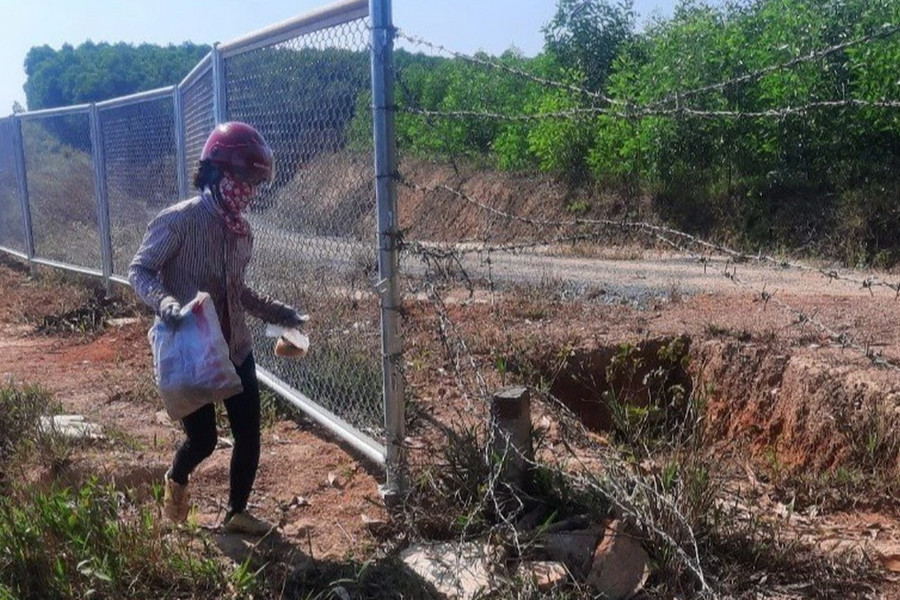 Đề nghị xử nghiêm việc xé rào xâm phạm cao tốc Cam Lộ - La Sơn
