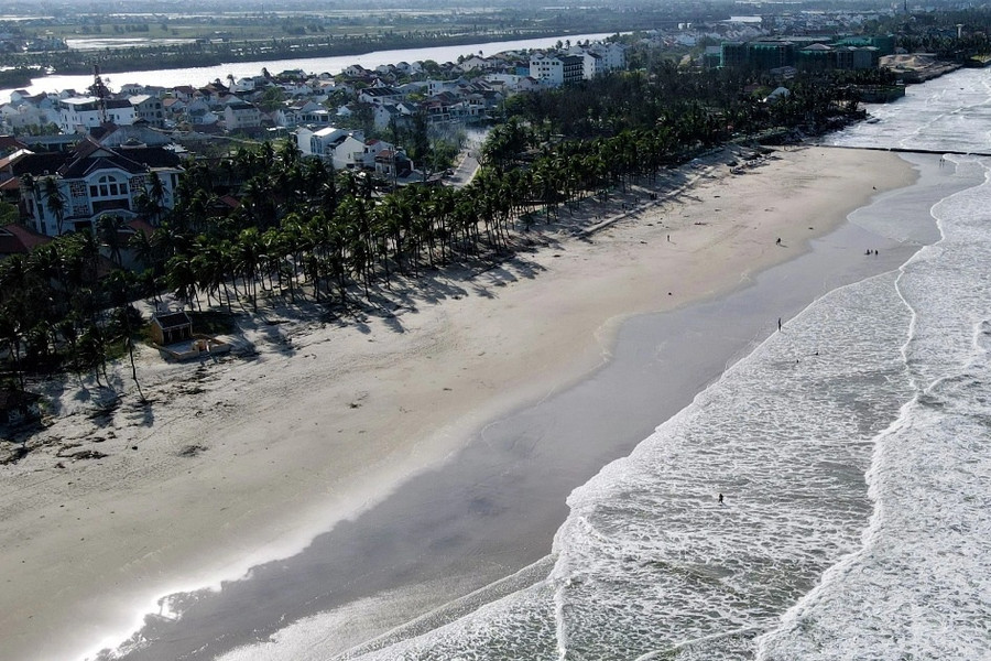 Khắc phục tình trạng xói lở, khôi phục bãi biển từng đẹp nhất châu Á