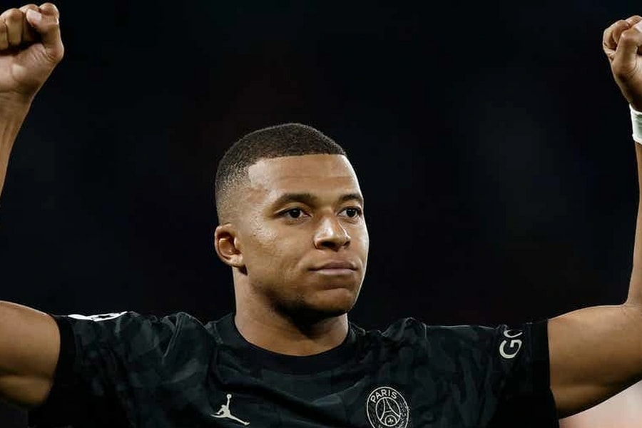 Kylian Mbappe tiếp tục tỏa sáng, PSG đứng đầu bảng "tử thần"