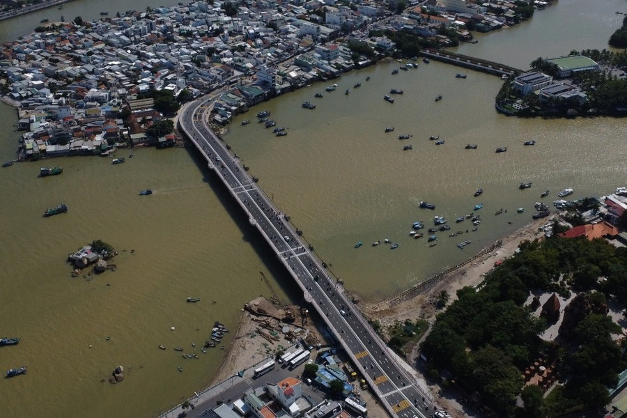 Thông xe cây cầu 250 tỷ đồng chạy qua trung tâm thành phố Nha Trang