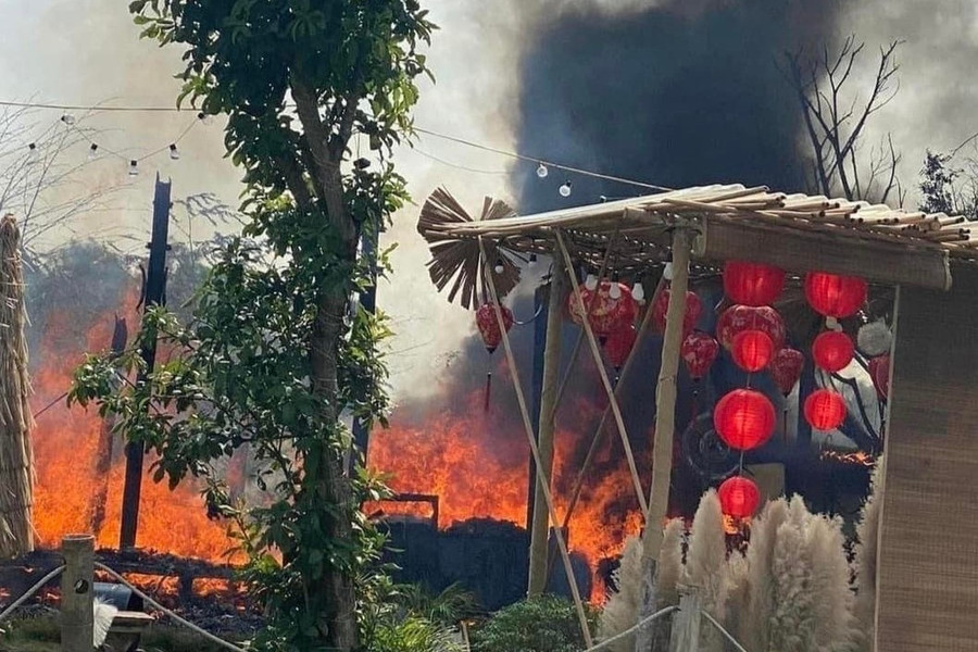 Quán cà phê ở Thái Nguyên bùng cháy dữ dội