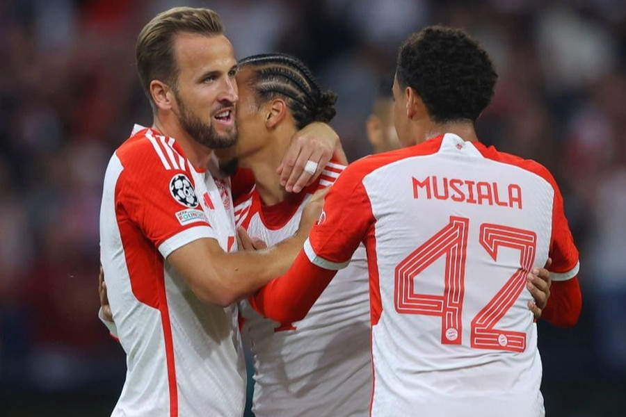 Bayern Munich hạ Man Utd trong cơn mưa bàn thắng ở Allianz Arena