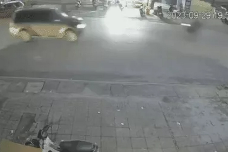 Hai xe máy kẹp 3 va chạm ở Hà Giang, 6 người thương vong