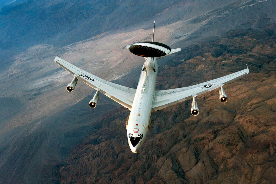 Khám phá 'Radar bay' độc lạ E-3 Sentry của Không quân Mỹ