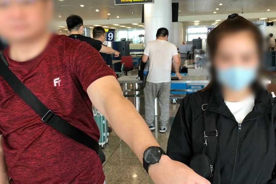 Nữ khách Việt 'cầm nhầm' đồng hồ, sân bay yêu cầu trả lại