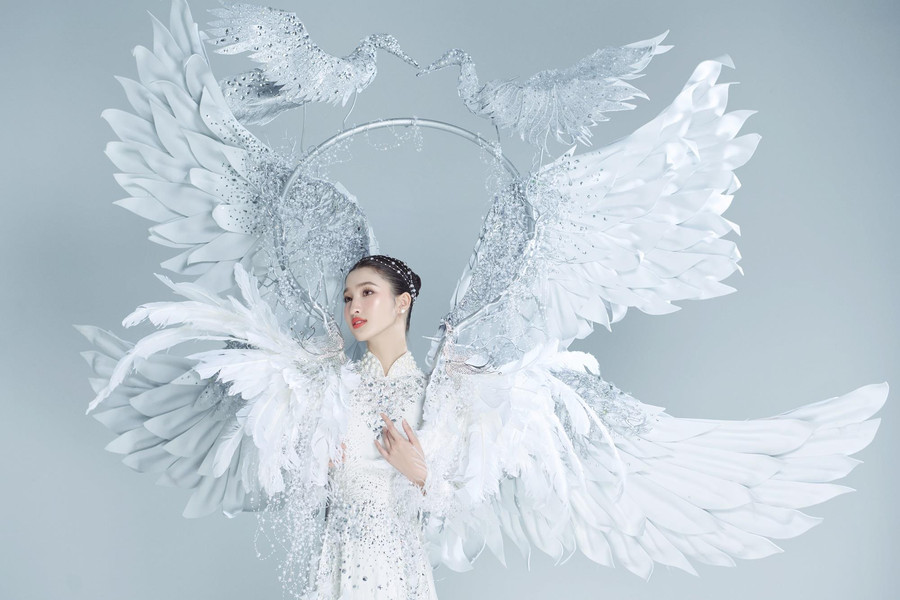 Miss International: Lộ diện trang phục dân tộc hơn 10kg của Phương Nhi