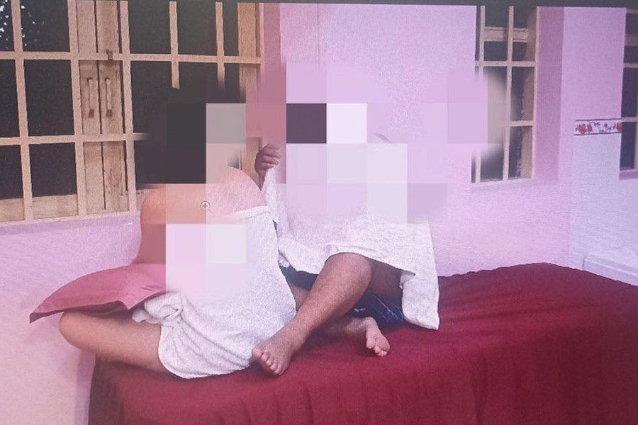 Bắc Giang: Phát hiện 4 nữ nhân viên massage kích dục cho khách