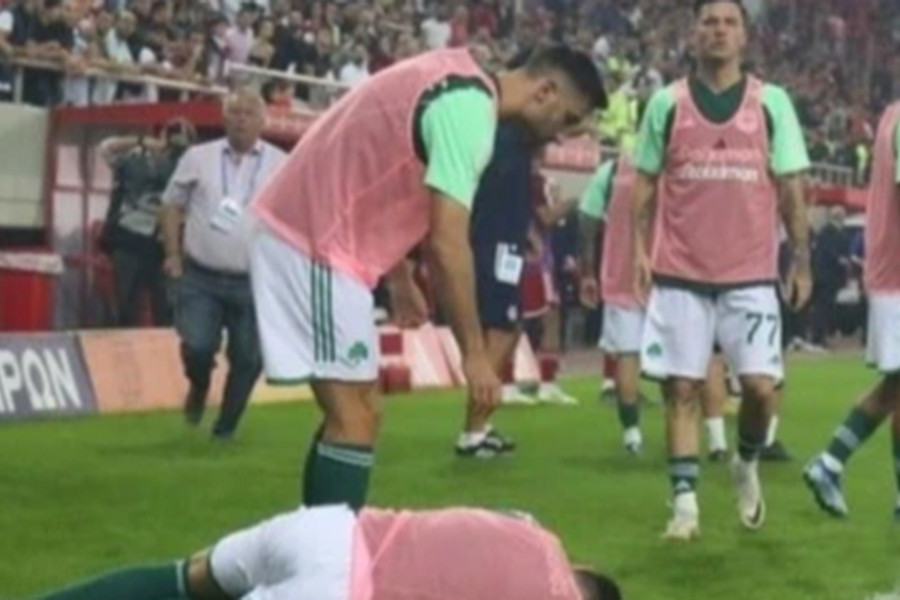 Cầu thủ bị pháo bắn trúng đầu, trận 'derby khốc liệt nhất châu Âu' hủy bỏ