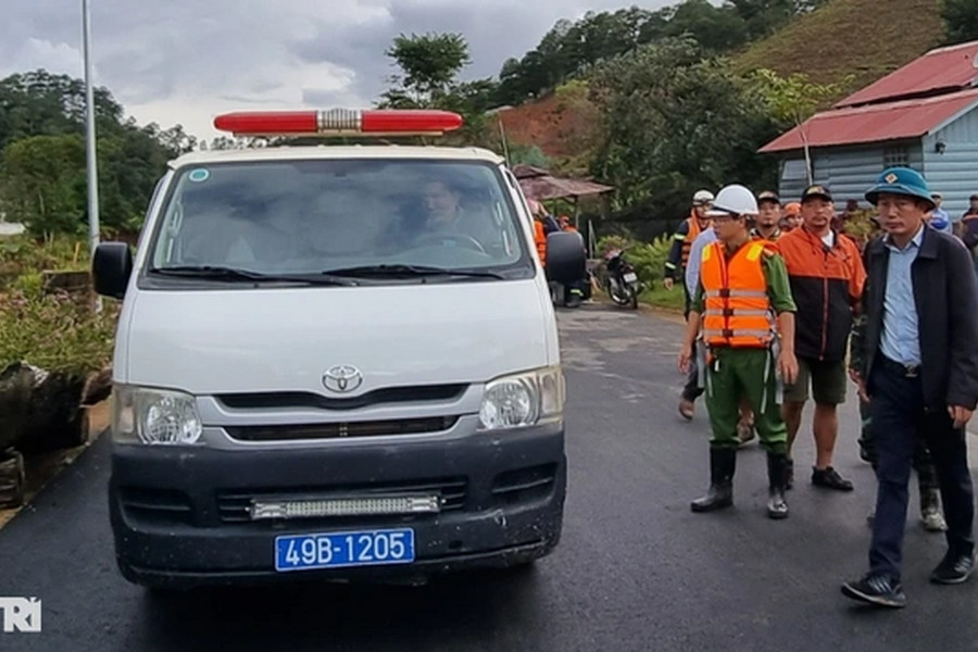 Vụ 4 du khách Hàn Quốc tử nạn ở Lâm Đồng: Người lái xe thoát chết