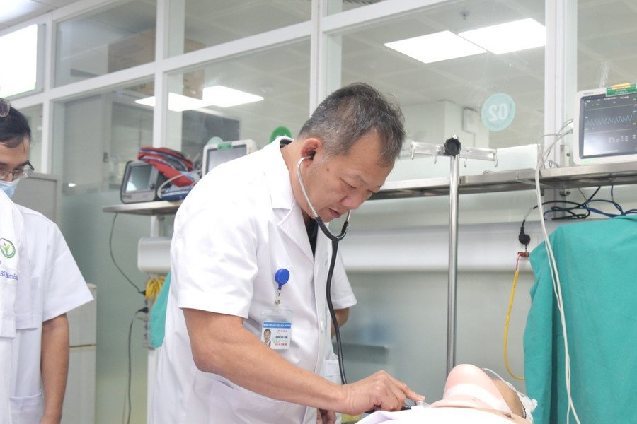 Phẫu thuật khẩn cứu nạn nhân bị thương nặng nhất trong vụ tai nạn ở Lạng Sơn