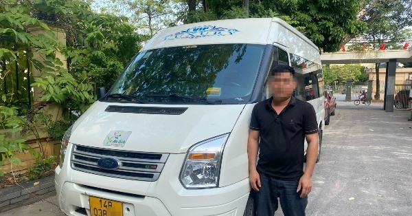 Phát hiện tài xế ô tô Limousine dùng giấy phép lái xe giả ở Hà Nội