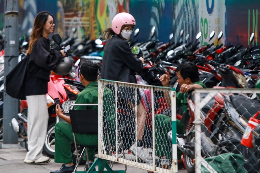 Đề xuất thêm 3 bãi giữ xe máy sát phố đi bộ Nguyễn Huệ ở TPHCM
