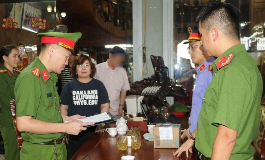 Bắt Giám đốc công ty Anh Pháp Việt ở Nghệ An vì tội buôn lậu