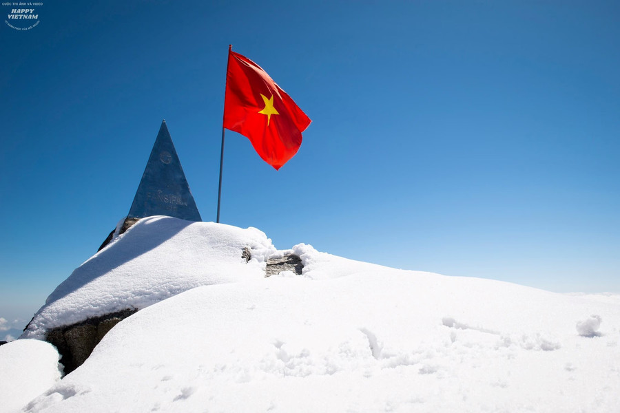Thiên đường tuyết rơi đẹp kỳ ảo trong băng giá tại đỉnh Fansipan