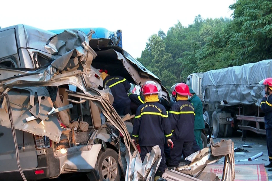 Tai nạn 5 người chết ở Lạng Sơn: Tài xế đã thấy cảnh báo nhưng mải nói chuyện