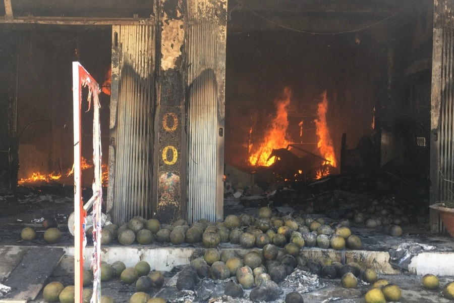 Cháy rụi căn nhà bán trái cây ở Đồng Nai