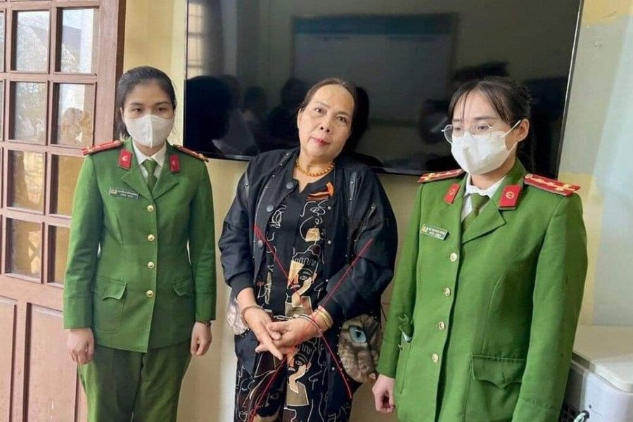 Bắt tạm giam bà Nguyễn Thu Hằng vì xúc phạm tổ chức, cá nhân trên mạng xã hội