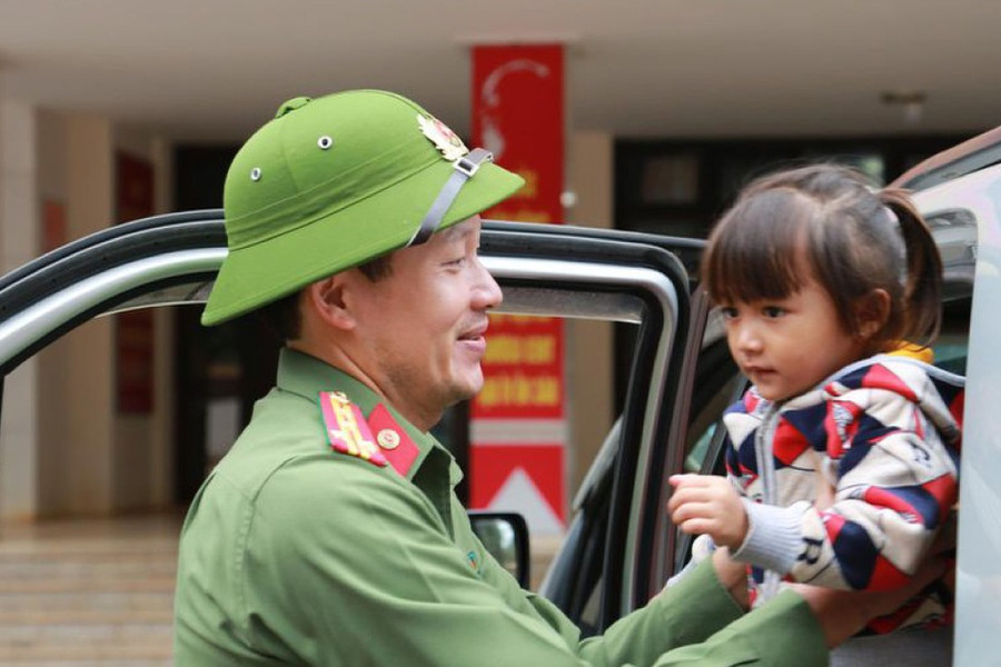 Tiểu sử 'Đại tá mũ cối', Thiếu tướng công an trẻ nhất Việt Nam