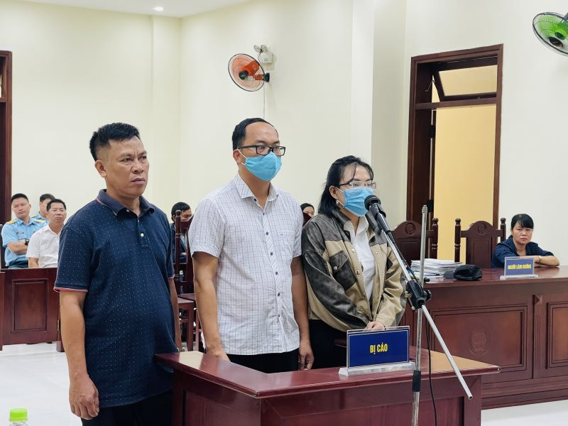 Thời sự 24 giờ: Vụ thiếu tá quân đội tông chết nữ sinh ở Ninh Thuận: miễn trách nhiệm hình sự 2 người vì ‘nhân thân tốt, phạm tội lần đầu’