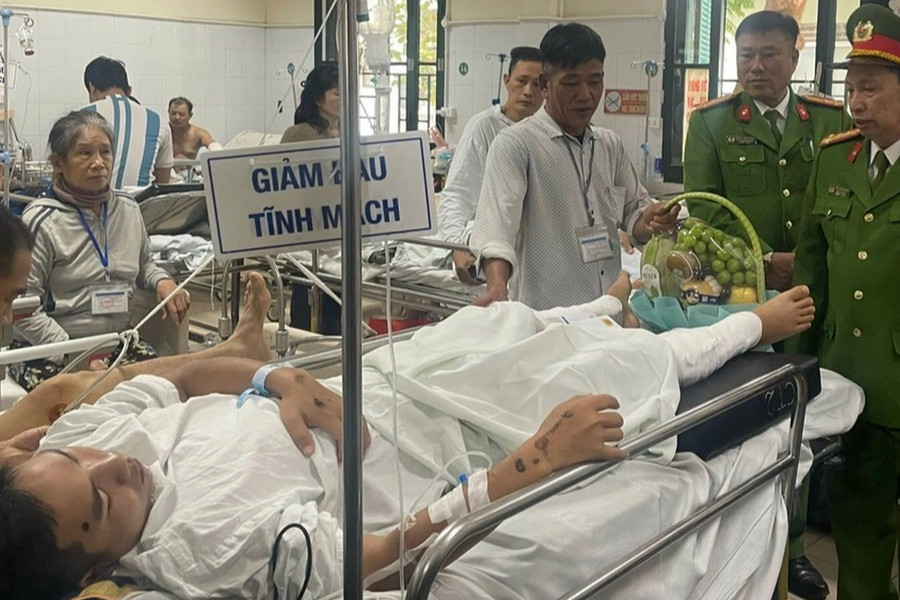 Vụ 2 thanh niên vít ga 'thông chốt': Chiến sĩ nghĩa vụ bị thương