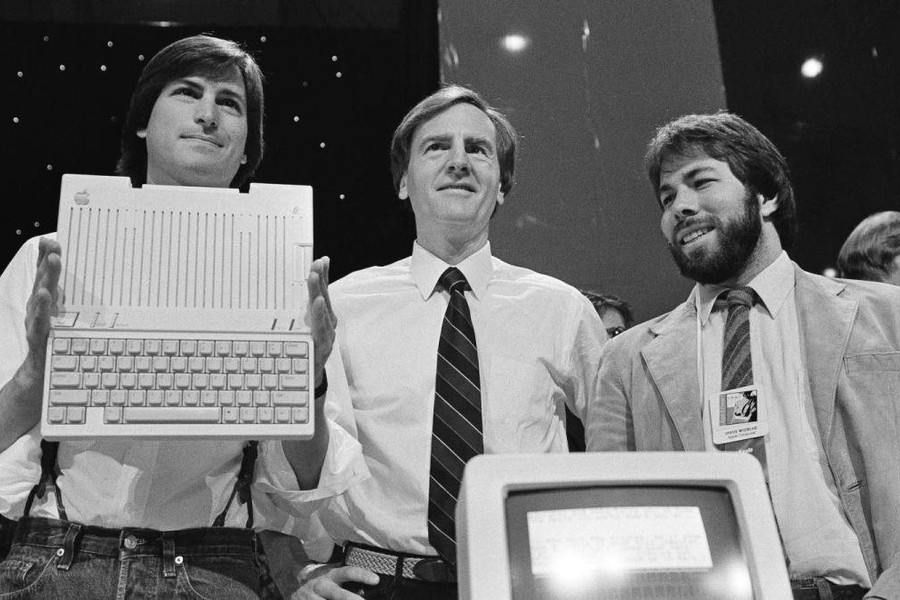 Ngày 12/12 năm xưa: Apple lần đầu niêm yết cổ phiếu; Sinh nhật tác giả kiệt tác 'Tiếng thét'; Gửi tín hiệu vô tuyến  xuyên Đại Tây Dương; Sản xuất thành công Borazon;