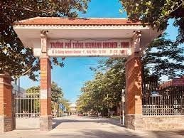 Sập trần phòng học, nhiều học sinh bị thương