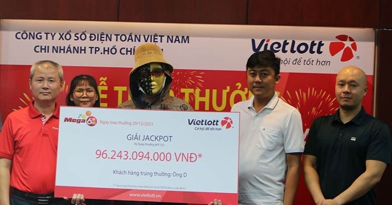 Trúng Vietlott hơn 96 tỷ, tài xế xe ôm mua nhà cho con cháu