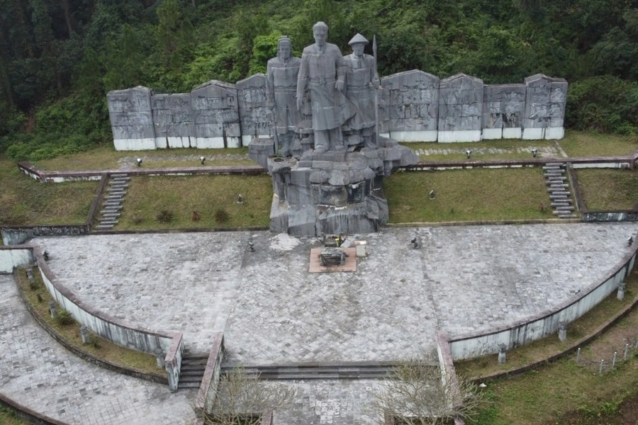 Nhiều hạng mục công trình tượng đài hơn 30 tỷ đồng ở Hà Tĩnh xuống cấp