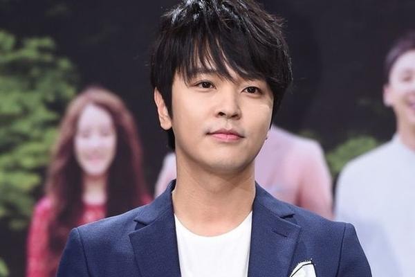 Kim Jung Hoon gây tai nạn giao thông, bị đưa về đồn cảnh sát điều tra