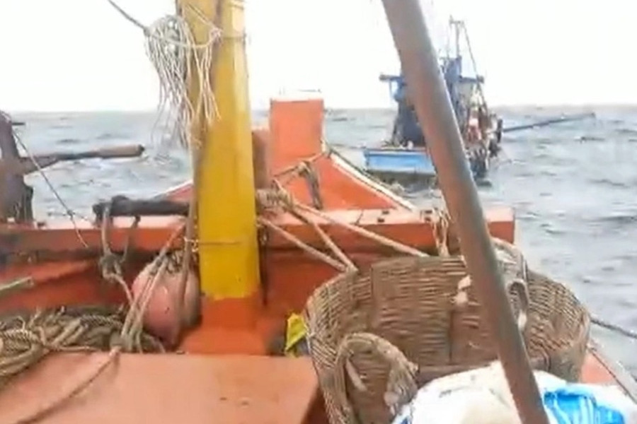 Điều tra, xử lý nghiêm tình trạng tranh chấp ngư trường trên biển Cà Mau