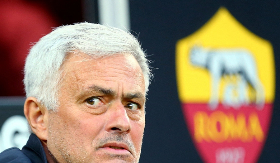 AS Roma bất ngờ sa thải Jose Mourinho